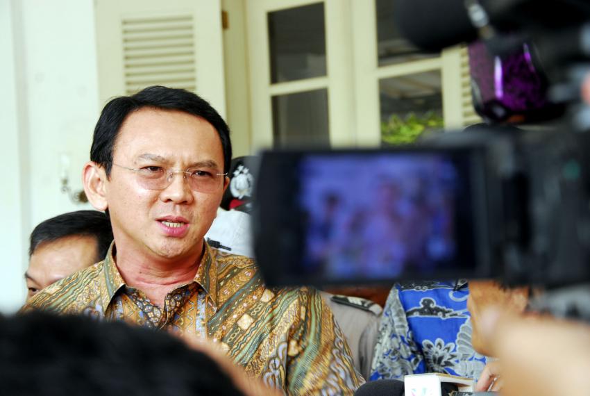 54AHOK TERIMA DEMONSTRAN 4.jpg